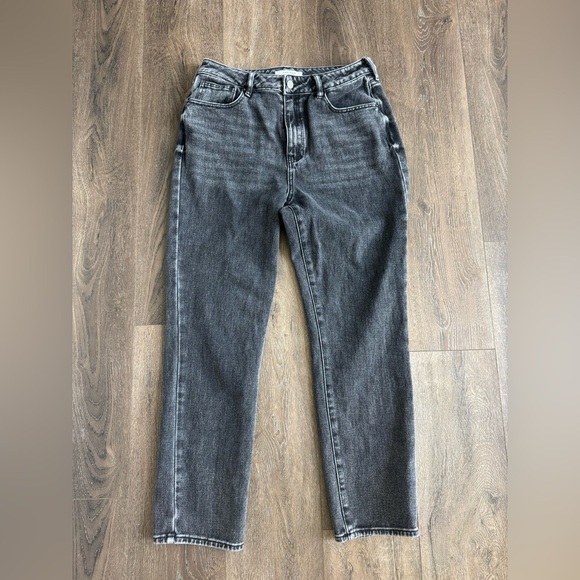 Pacsun Jeans.  Mom Jeans, size 29.   Black denim. Excellent used condition! - Picture 1 of 9